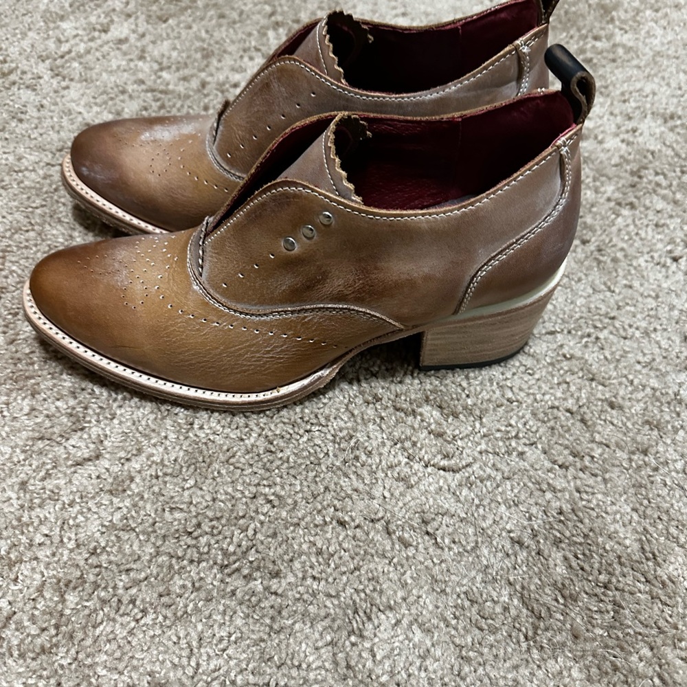 Freebird size 8.